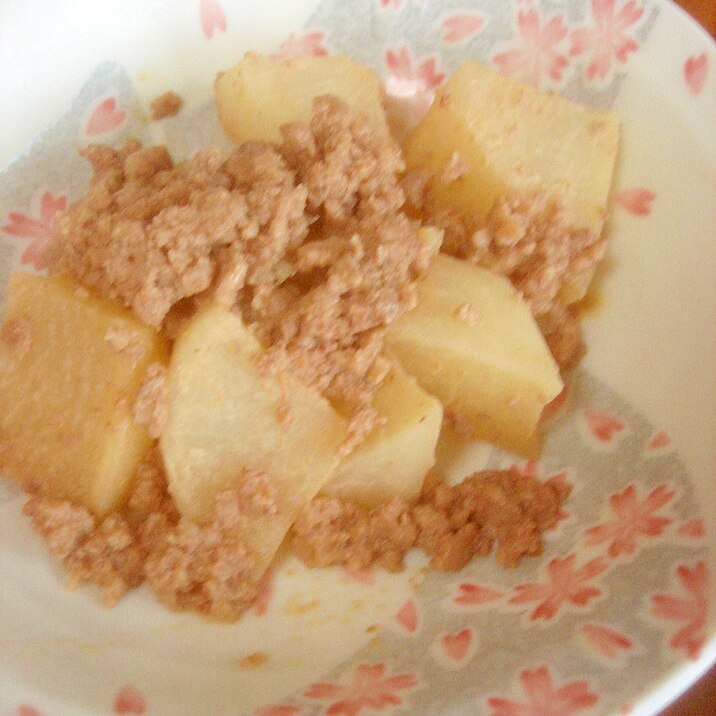 ピリ辛でご飯すすむ!大根と鶏挽き肉の豆板醤煮